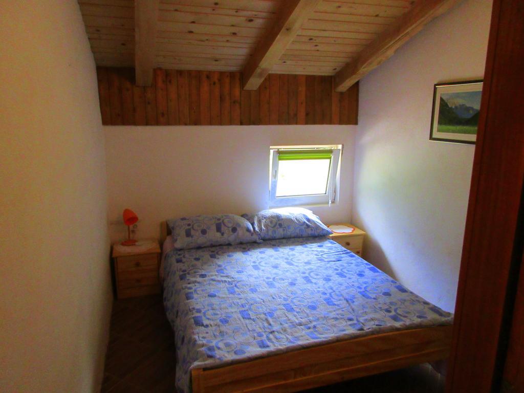 Kamp Rut Hostel Kobarid Kültér fotó